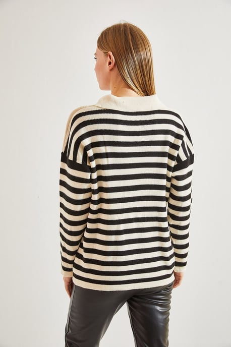 Gestreifter Strickpullover mit Hemdkragen - Image 2
