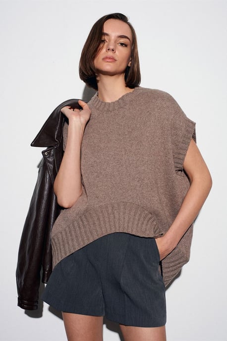 Oversized Gerippter Strickweste - Image 1