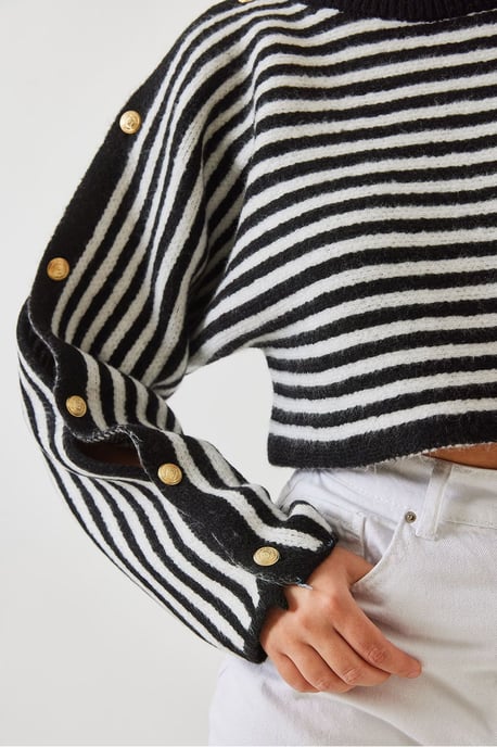Gestreifter cropped Pulli mit Knopfdetail - Image 2
