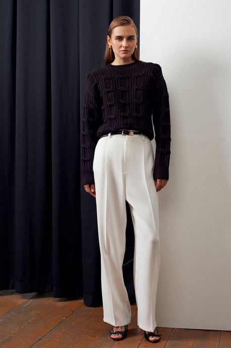 Strukturierter Rundhals-Strickpullover - Image 3