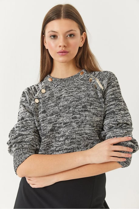 Strickpullover mit Rundhalsausschnitt und Knöpfen - Image 4