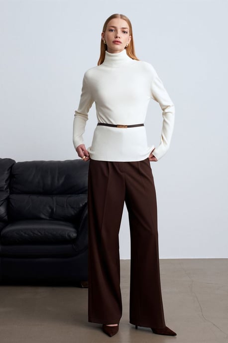 Damen Strickpullover mit Gürtel und Rollkragen - Image 4