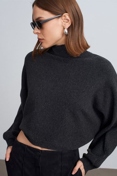 Damen Oversized Gekürzter Rollkragenpullover - Image 1