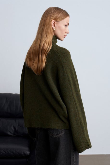 Übergroßer gerippter Rollkragenpullover - Image 2