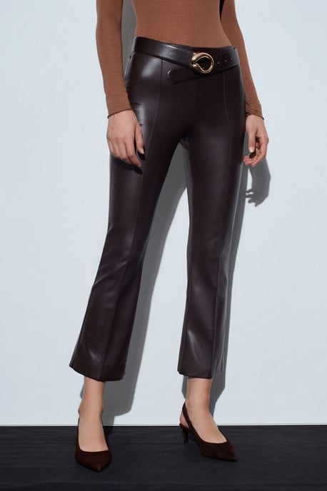 Hochtaillierte Faux-Leder-Flared-Leggings - Image 4