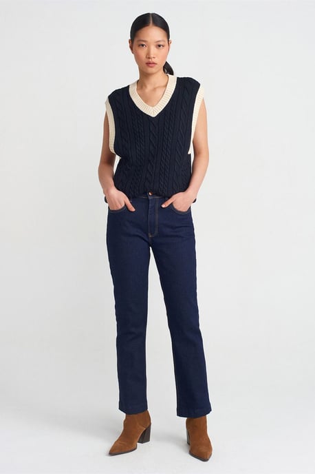 Damen V-Ausschnitt Sweater-Weste mit Zopfmuster - Image 3