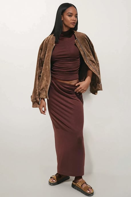 Schlankes Fit Halterkragen Stricktop - Image 4