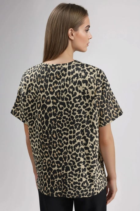 Oversized T-Shirt mit Leopardenmuster und Rundhalsausschnitt - Image 3
