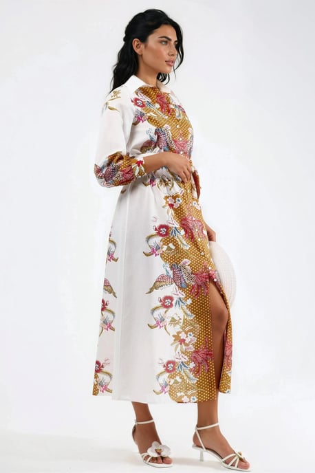 Blumenkleid mit Gürtel in Midi-Länge - Image 2
