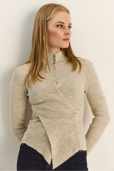 Halber Rollkragenpullover mit Knopfdetail - Image 2
