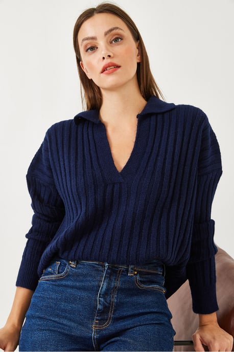 Lässiger V-Ausschnittpullover - Image 3