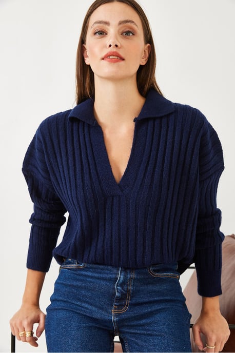 Lässiger V-Ausschnittpullover - Image 6