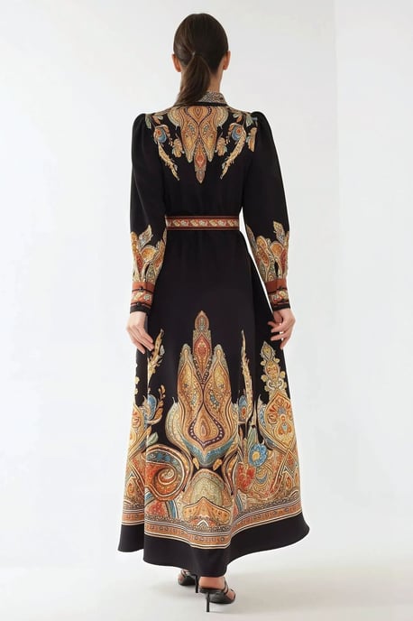 Bedrucktes Maxikleid mit langen Ärmeln und Gürtel - Image 5