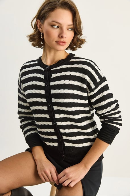 Haarzopf Strickjacke mit Knopfverschluss - Image 2