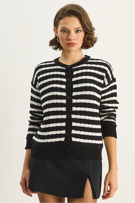 Haarzopf Strickjacke mit Knopfverschluss - Image 6