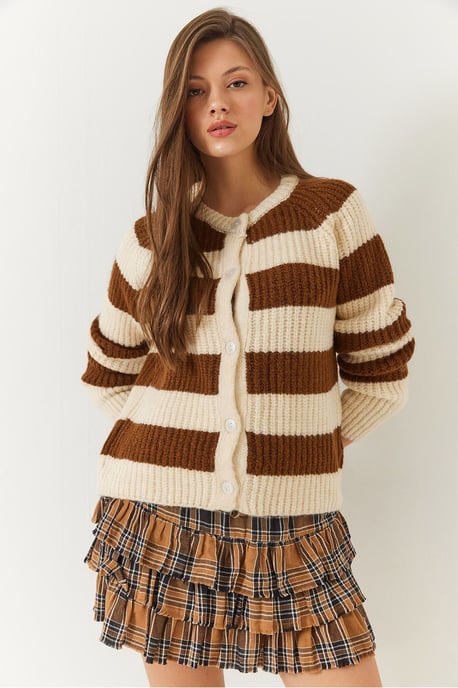 Gestreifter Strickcardigan mit Knopfverschluss - Image 4