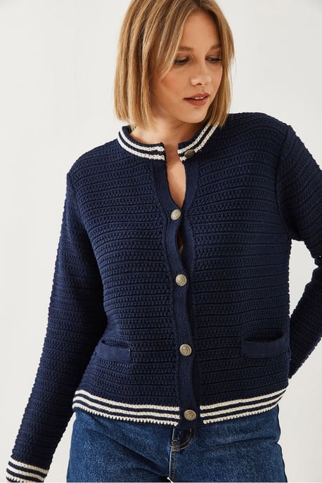 Strickjacke mit Struktur, Knopfverschluss und Taschen - Image 4