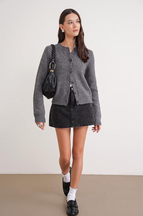 Rippstrick-Button-Cardigan - Image 2