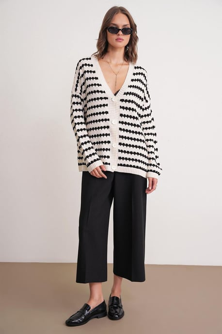 Gestreifter, knöpfbarer Oversize-Rippstrick-Cardigan - Image 2