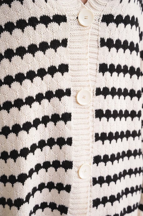 Gestreifter, knöpfbarer Oversize-Rippstrick-Cardigan - Image 6