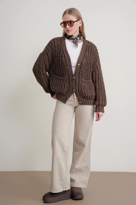 Übergroßer Gerippter Strickcardigan mit V-Ausschnitt und Taschen - Image 2