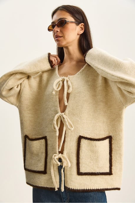 Übergroße Strickjacke mit Bindebandverschluss - Image 5