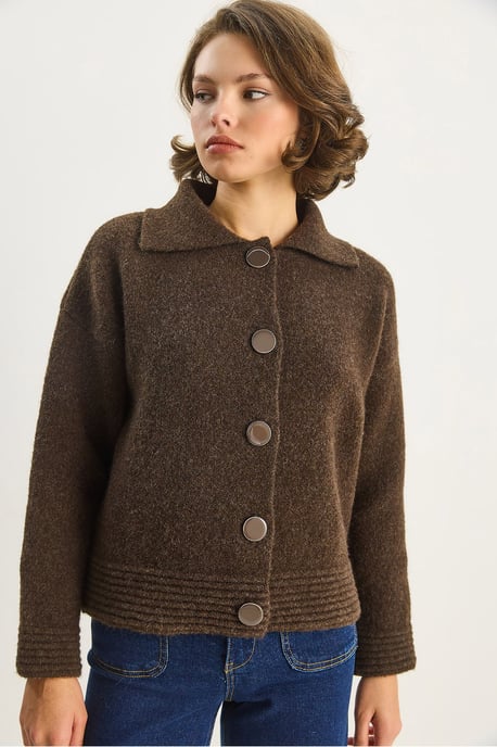 Strickjacke mit Knopfverschluss - Image 4