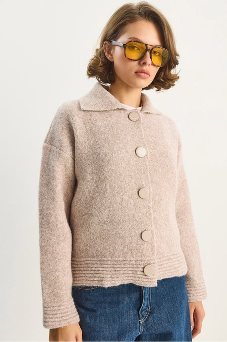 Strickjacke mit Knopfverschluss - Image 5
