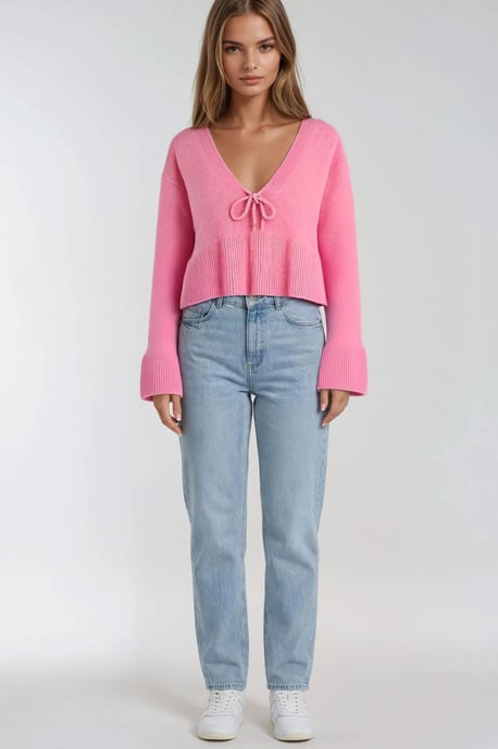 Knitpullover mit tiefem, detailliertem V-Ausschnitt und Rüschen - Image 4