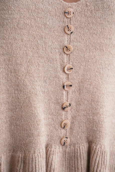 Leichtes V-Ausschnitt-Stricktop mit Knopfdetails - Image 6