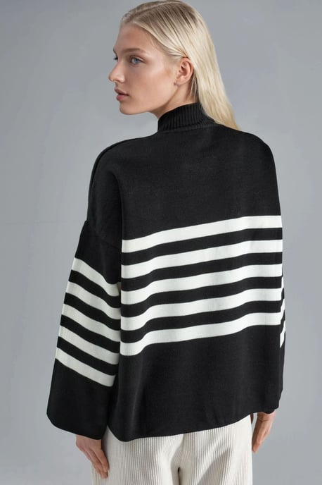 Übergroßer gestreifter Rollkragenpullover - Image 3