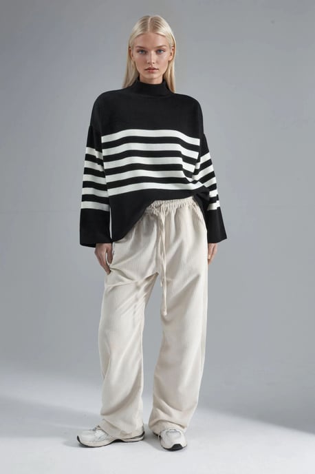 Übergroßer gestreifter Rollkragenpullover - Image 5