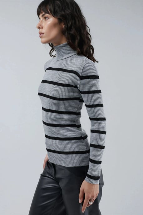 Taillierter gestreifter Rippstrickrollkragenpullover - Image 2