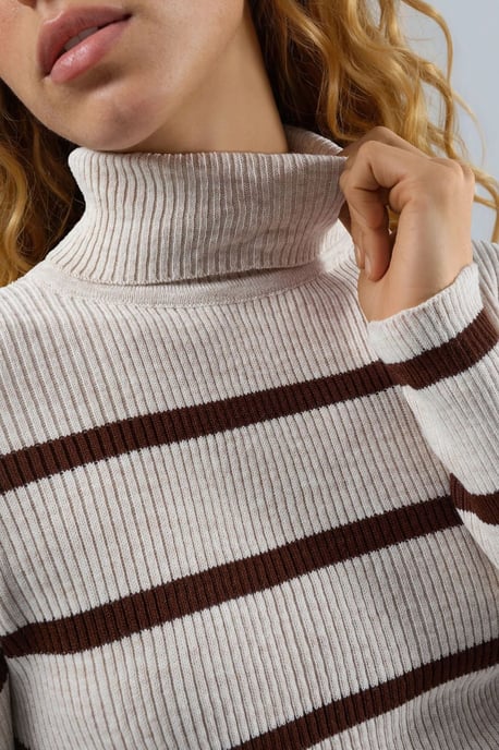 Taillierter gestreifter Rippstrickrollkragensweater - Image 6