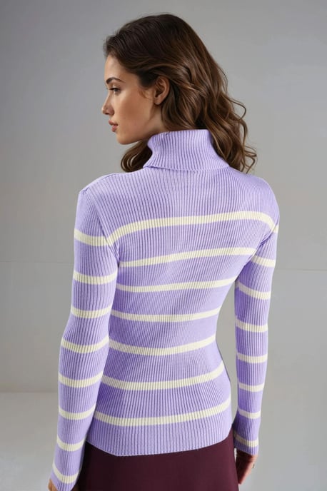 Figurbetonter gestreifter Rippenrollkragenpullover - Image 2
