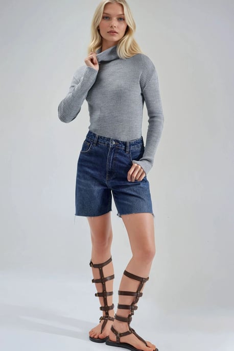 Figurbetonter Struktur-Pullover mit Rollkragen - Image 5