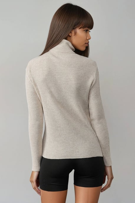 Figurbetonter strukturierter Rollkragenpullover - Image 4