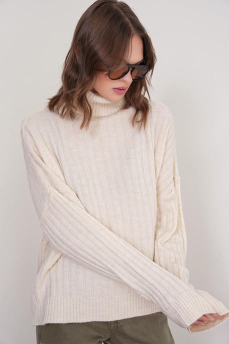 Übergroßer Rippstrick-Turtleneck-Pullover - Image 4