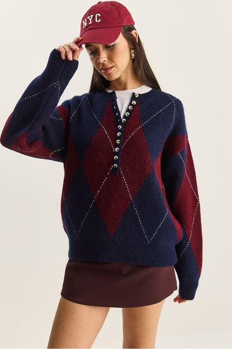 Strickpullover mit Rundhalsausschnitt und Knopfverschluss - Image 1