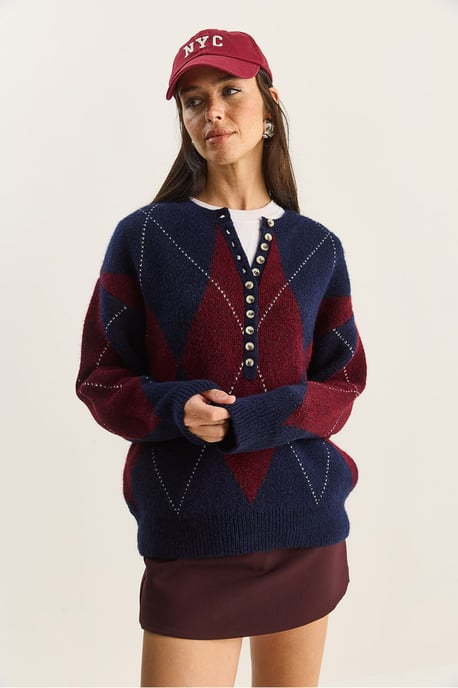 Strickpullover mit Rundhalsausschnitt und Knopfverschluss - Image 5