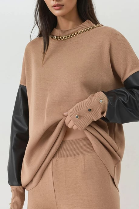 Sweater mit Kunstlederdetails - Image 4