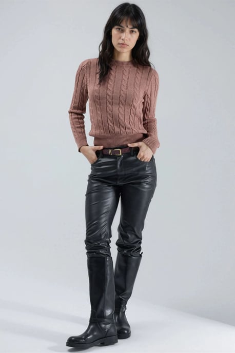 Figurbetonter Kabelstrickpullover - Image 5