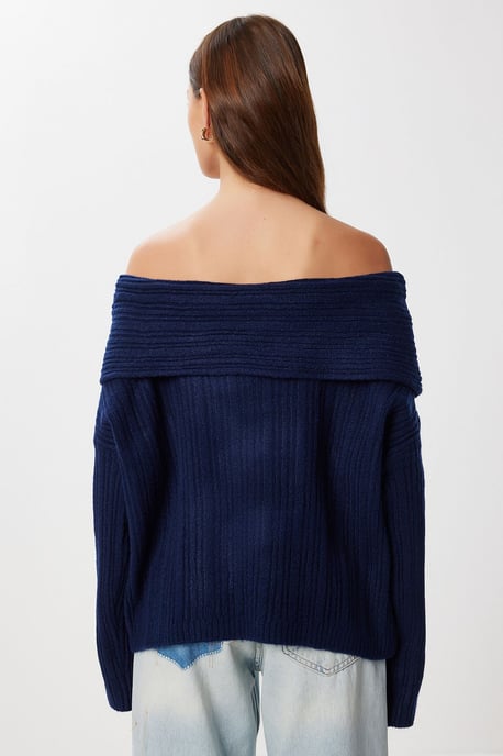 Bequemer Off-Shoulder Strukturstrickpullover mit Madonna-Kragen - Image 3