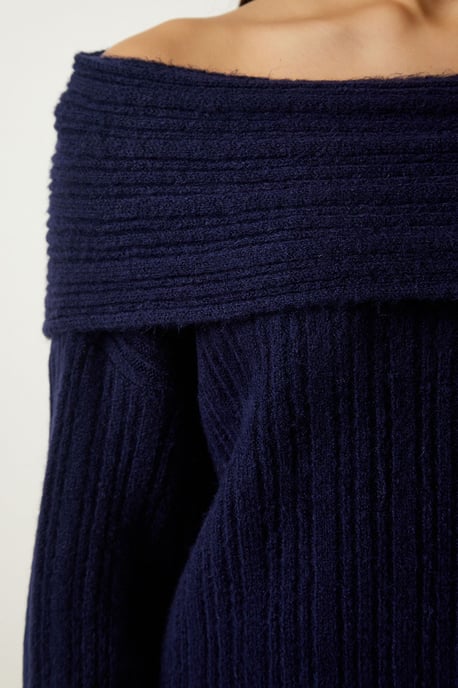 Bequemer Off-Shoulder Strukturstrickpullover mit Madonna-Kragen - Image 5
