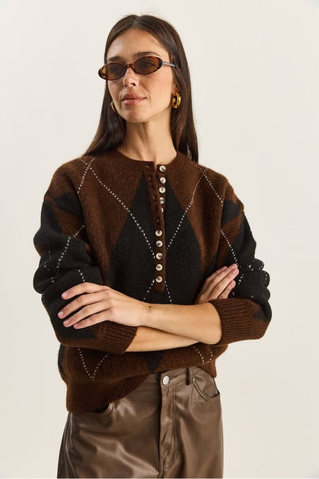 Strickpullover mit Rundhalsausschnitt und Knopfverschluss - Image 3