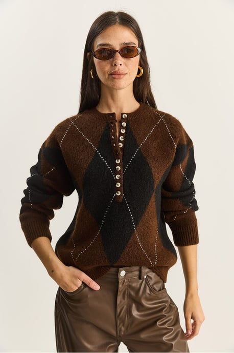 Strickpullover mit Rundhalsausschnitt und Knopfverschluss - Image 5