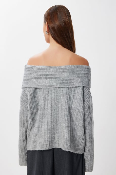 Bequemer, schulterfreier, strukturiertes Strickpullover mit Madonna-Kragen - Image 5