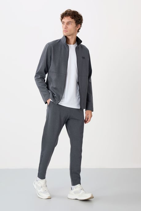 Herren Sweatshirt- und Hosen-Set mit Reißverschlusskragen - Image 5