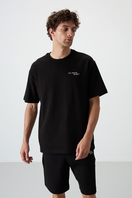 Übergrößiges Kurzarm-T-Shirt und Shorts-Set - Image 4