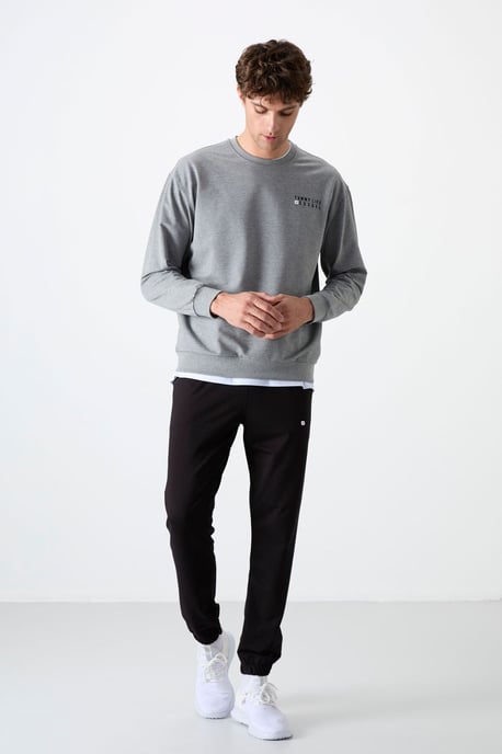Herren Oversized Sweatshirt und Hosen Set - Image 6